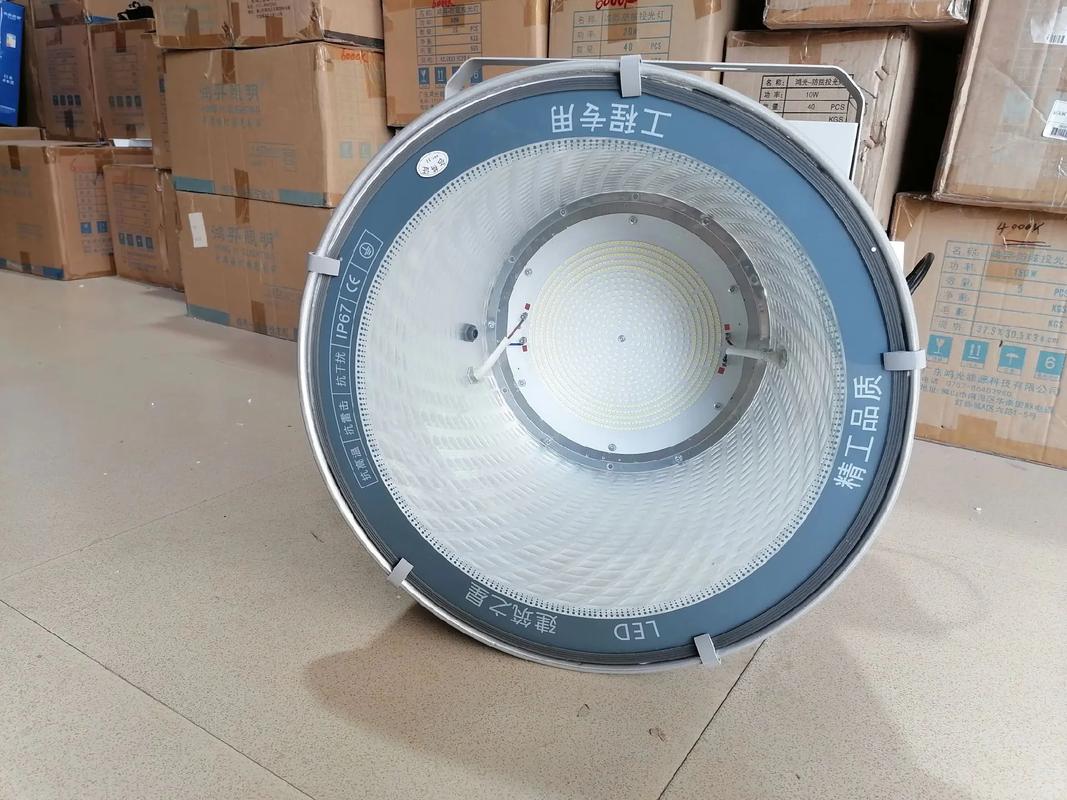 廣東鴻光照明南寧運(yùn)營中心工程塔吊燈系列 專業(yè)批發(fā)，點(diǎn)亮建筑之光